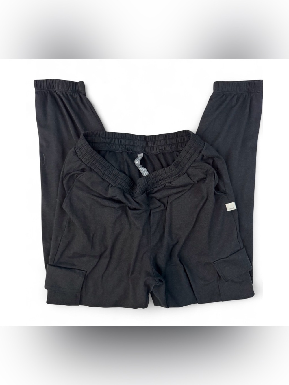Vuori Black Soft Cargo Joggers size Small